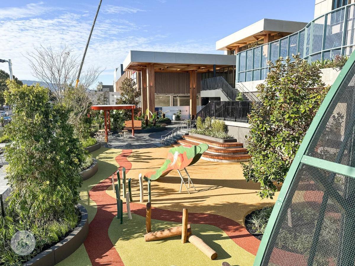 Doubel Story Home Next To The Shopping Center Wantirna South Exterior photo