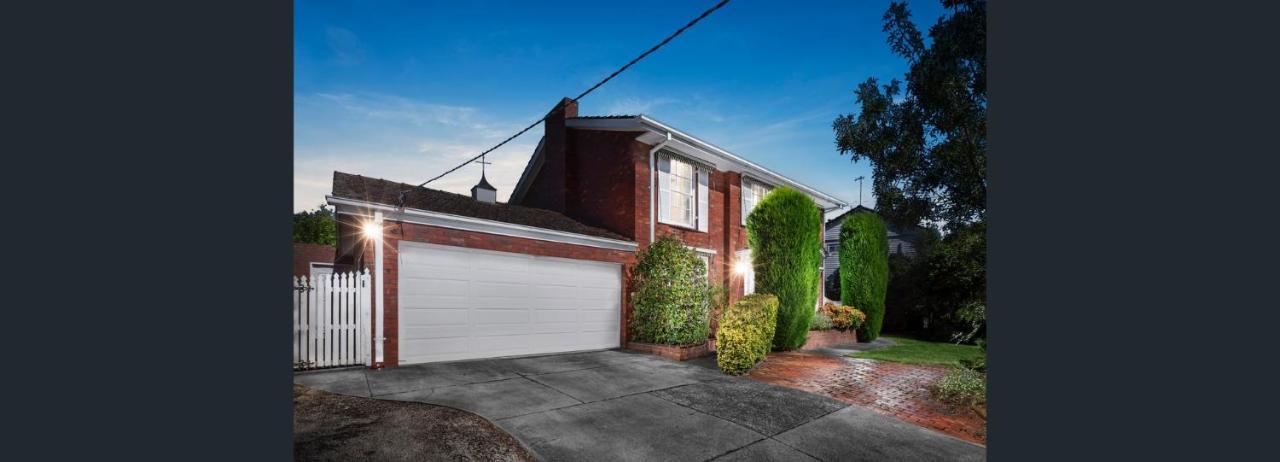 Doubel Story Home Next To The Shopping Center Wantirna South Exterior photo